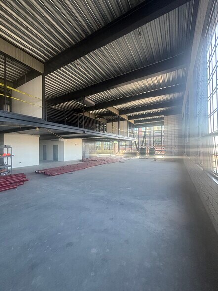 More Photos Of 1320-1330 E Franklin Ave, El Segundo Service For Lease