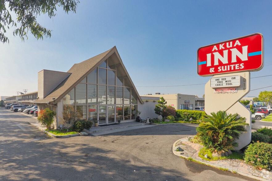 Primary Photo Of 1018 E Orangethorpe Ave, Anaheim Hotel For Sale