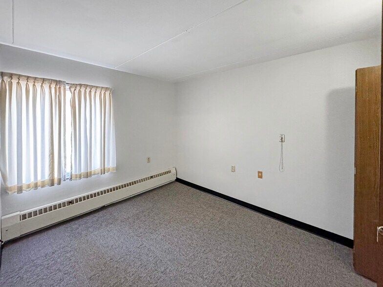 More Photos Of 1020 Shamrock Ln, Centerville Multifamily For Sale
