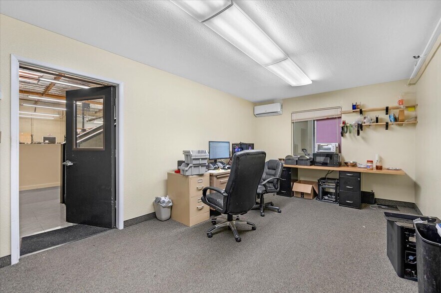 More Photos Of 5750 E Shields #102 ave, Fresno Industrial For Sale