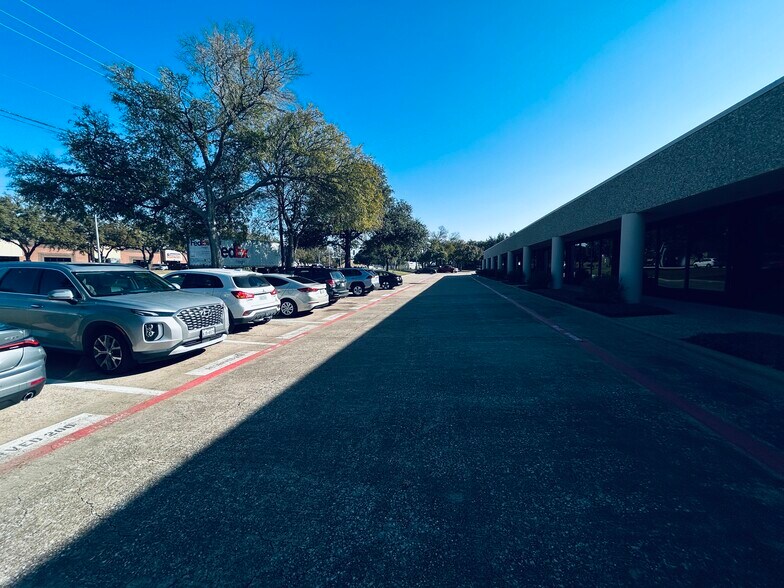 More Photos Of 2101 Midway Rd, Carrollton Light Manufacturing For Lease