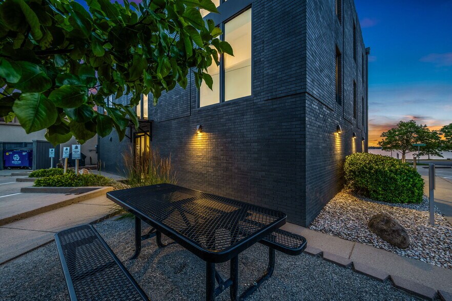 More Photos Of 504 W Eisenhower Blvd, Loveland Office For Sale