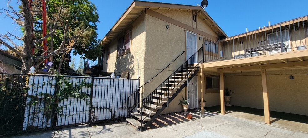 More Photos Of 1908 E Coral Ave, Orange Apartments For Sale