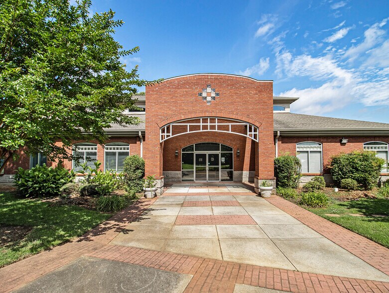 More Photos Of 310 Philip Blvd, Lawrenceville Medical For Lease