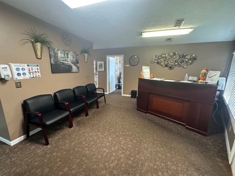 More Photos Of 310 Ford Dr, Columbus Office For Sale