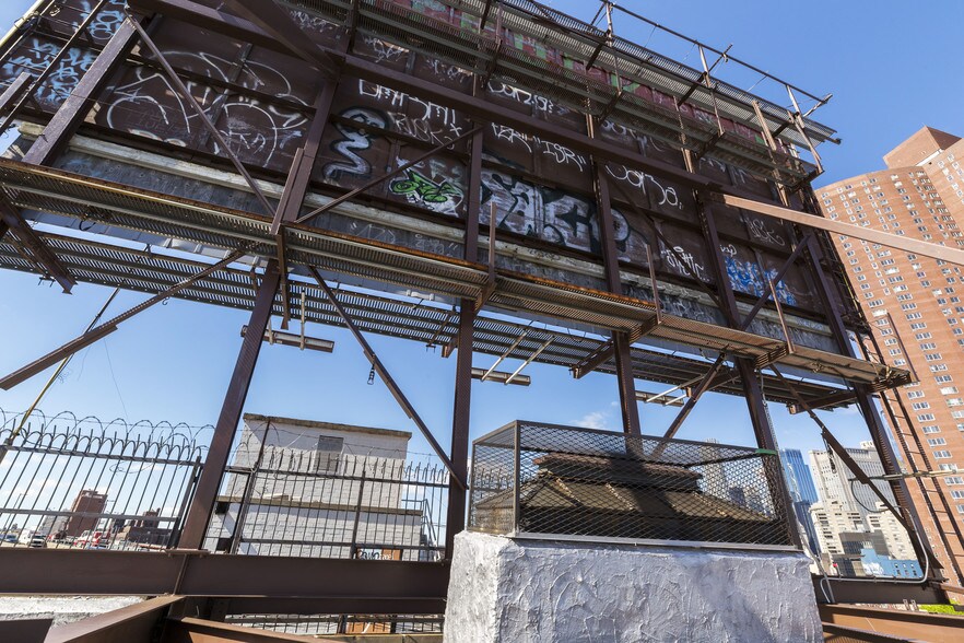 More Photos Of 5 Eldridge St, New York Apartments For Lease