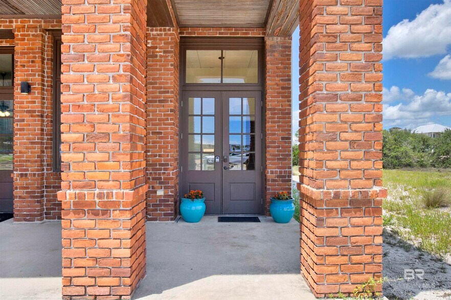 More Photos Of 16 Market St, Orange Beach Office For Sale