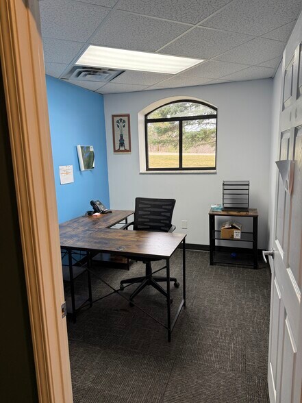 More Photos Of 8285 S Saginaw St, Grand Blanc Office For Lease