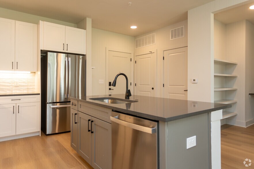 More Photos Of 930 W Mallard Creek Church Rd, Charlotte Apartments For Lease