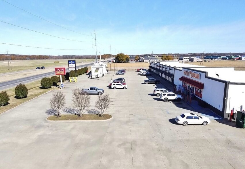 More Photos Of 8950 US-165, Sterlington Storefront For Sale