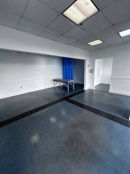 More Photos Of 900 W 49th St, Hialeah Medical For Lease