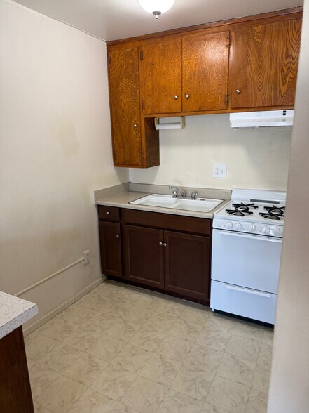 More Photos Of 18216 Kingsdale Ave, Redondo Beach Apartments For Sale