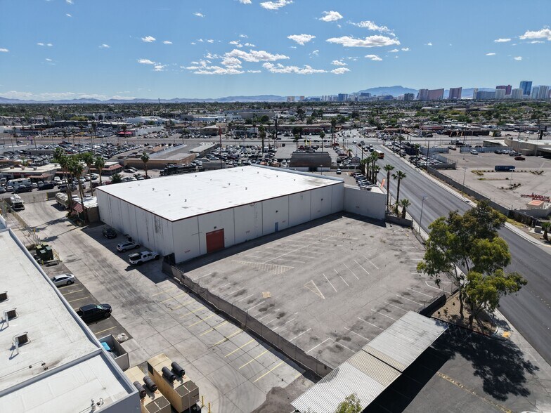 More Photos Of 3250 Palm Pky, Las Vegas Warehouse For Lease