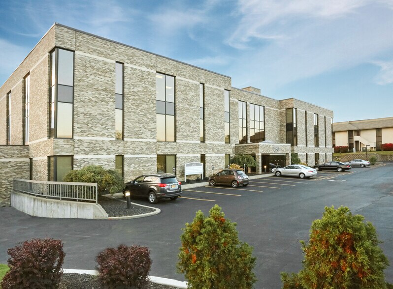 More Photos Of 250 Cross Keys Office Park, Fairport Unknown For Lease
