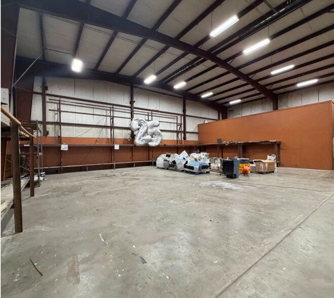 More Photos Of 2001 Industrial Way, San Benito Warehouse For Lease