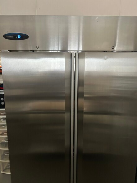 More Photos Of 901 Abernathy Rd, Sandy Springs Apartments For Sale