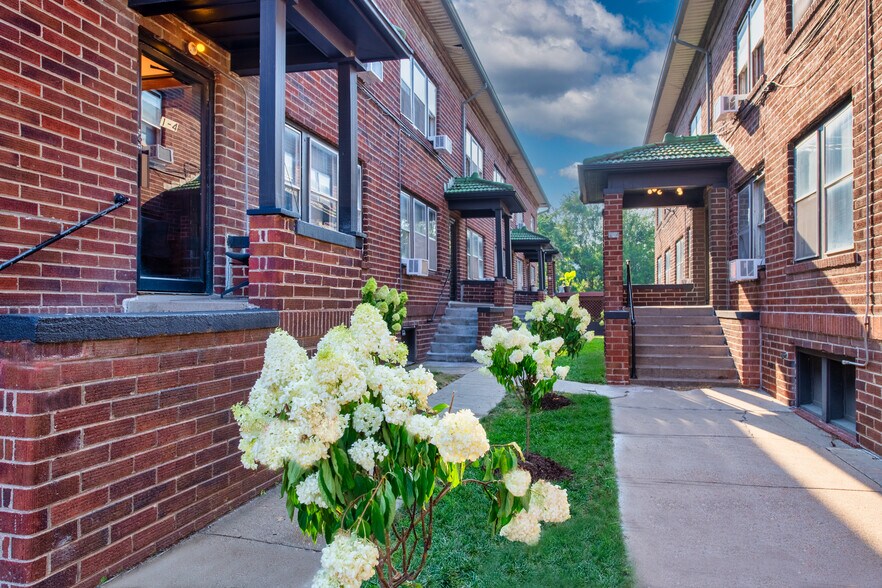 More Photos Of 120 N 6th St, Council Bluffs Apartments For Sale