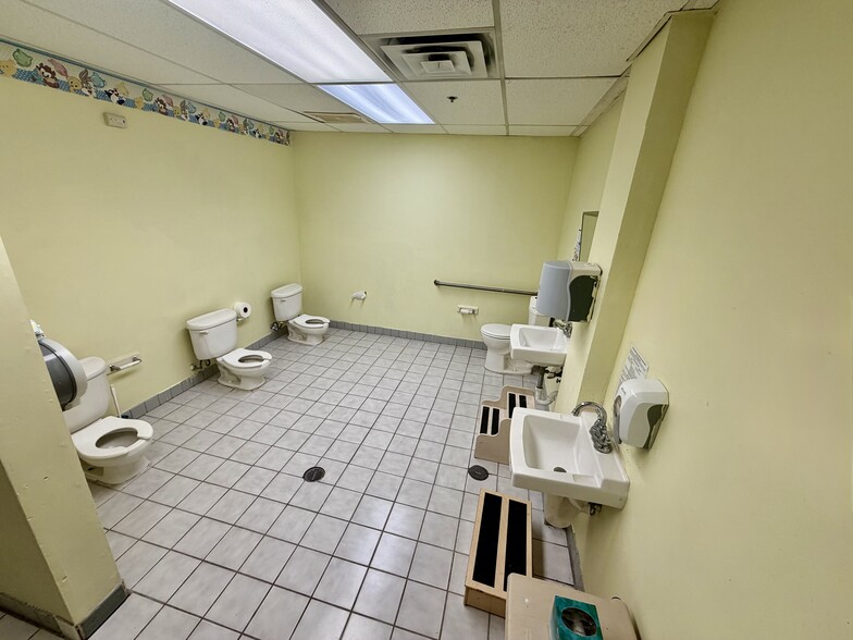 More Photos Of 309 Vine St, Camden General Retail For Sale