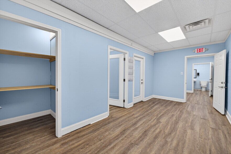 More Photos Of 4109 Robinson St, Covington Freestanding For Sale