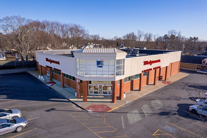 More Photos Of 1 Plymouth St, Holbrook Drugstore For Sale