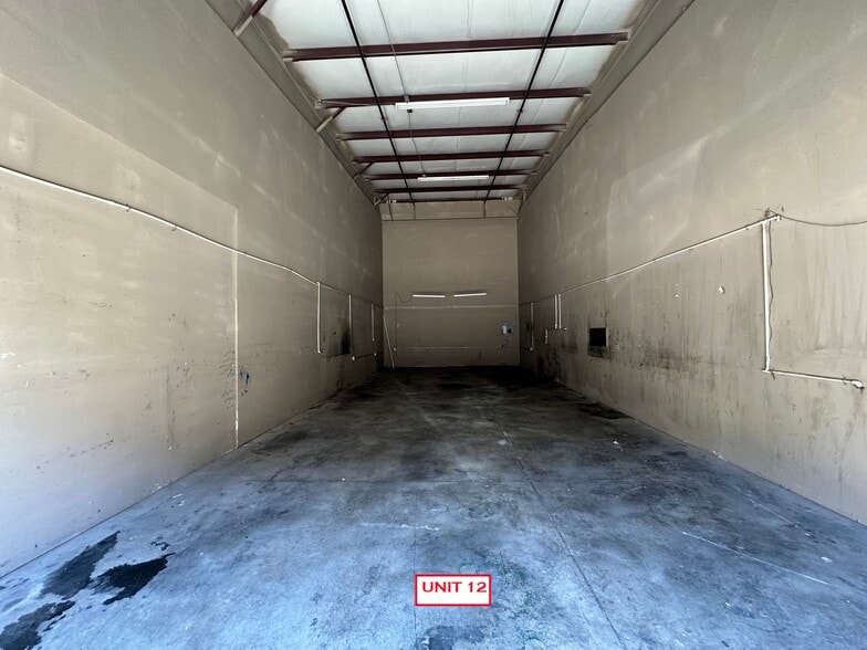 More Photos Of 10881 Santa Fe Ave, Hesperia Warehouse For Lease