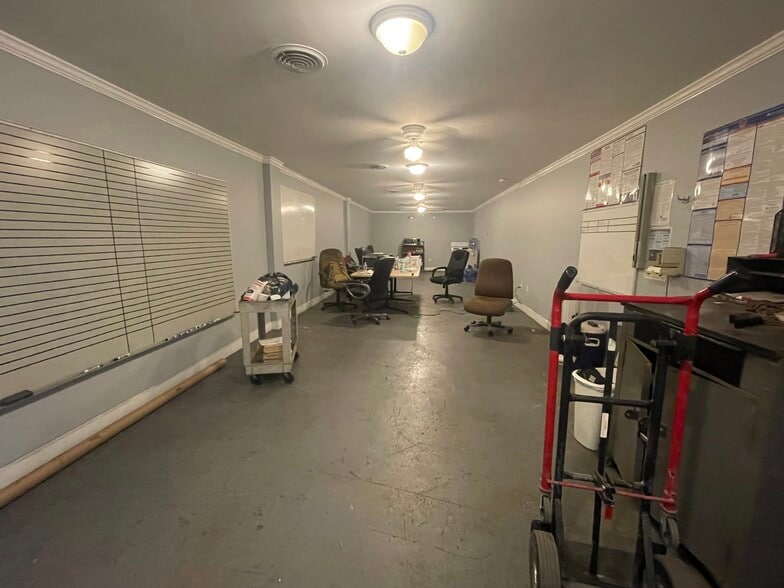 More Photos Of 3209 S Church St, Rocky Mount Warehouse For Lease