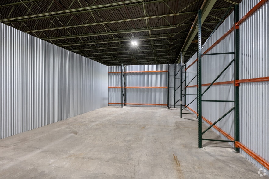 More Photos Of 567-575 N Midland Ave, Saddle Brook Warehouse For Lease