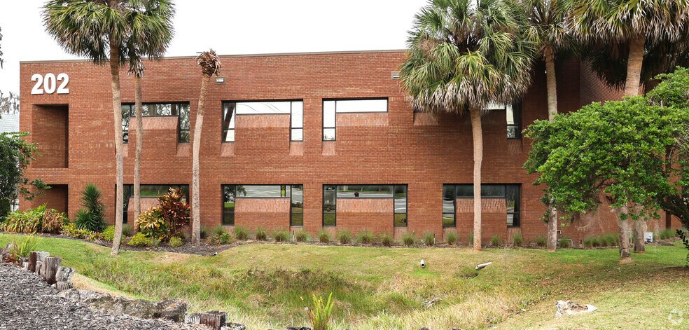 More Photos Of 202 NE 8th Ave, Ocala Office For Sale