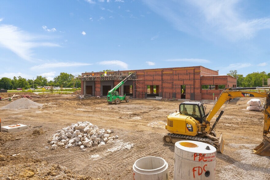 More Photos Of Crescent Pl @ Hamilton Rd & Tech Center Dr, Gahanna Restaurant For Lease