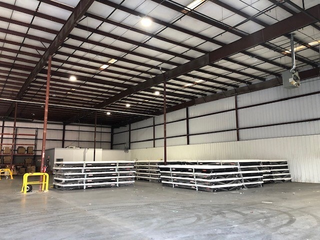 More Photos Of 713 Fenway Ave, Chesapeake Warehouse For Lease