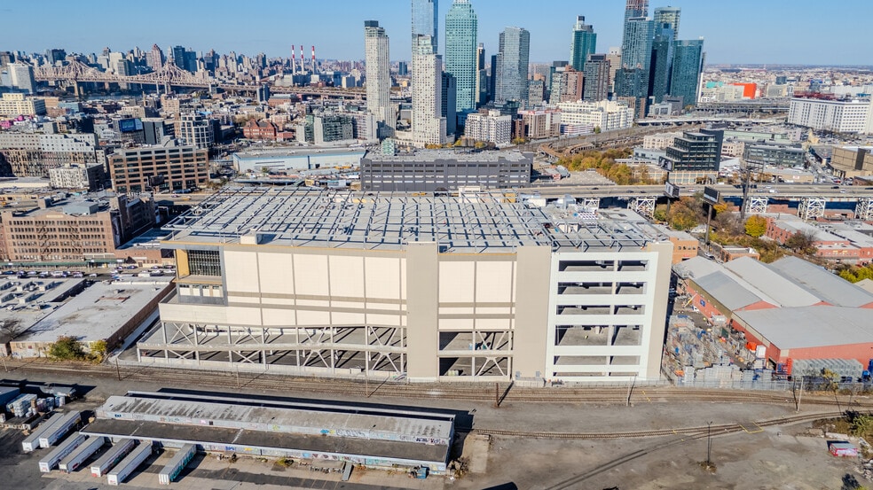 More Photos Of 2330 Borden Ave, Long Island City Warehouse For Lease