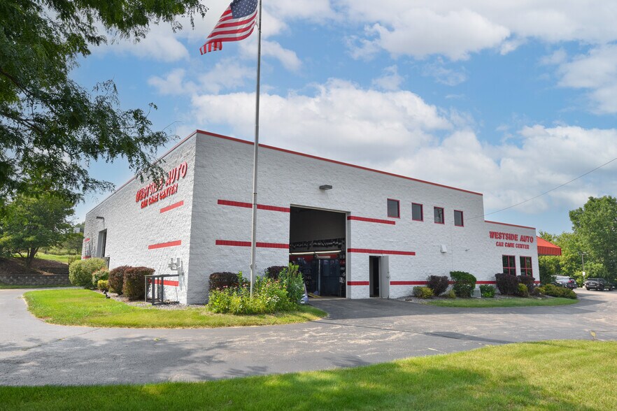 More Photos Of 820 W Sumner St, Hartford Auto Repair For Sale