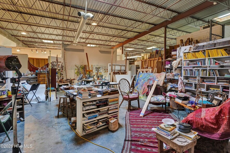 More Photos Of 711 S 5th Ave, Wilmington General Retail For Sale