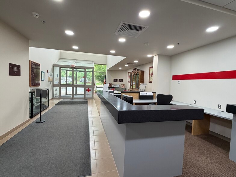 More Photos Of 2000 Century Dr W, Worcester Office For Lease