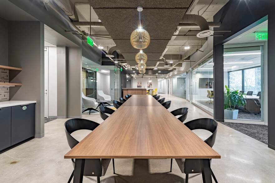 More Photos Of 3399 Peachtree Rd NE, Atlanta Coworking Space