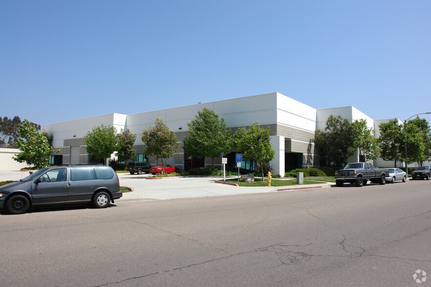 More Photos Of 520 Corporate Dr, Escondido Warehouse For Lease