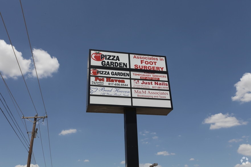 More Photos Of 6900 Denton Hwy, Watauga Restaurant For Lease