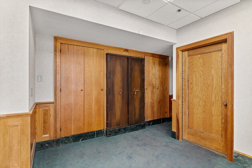 More Photos Of 380 N Main St, Mansfield Office Residential For Sale