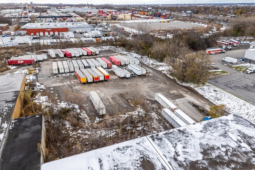 More Photos Of 1170 Ave 50th, Montréal Warehouse For Sale