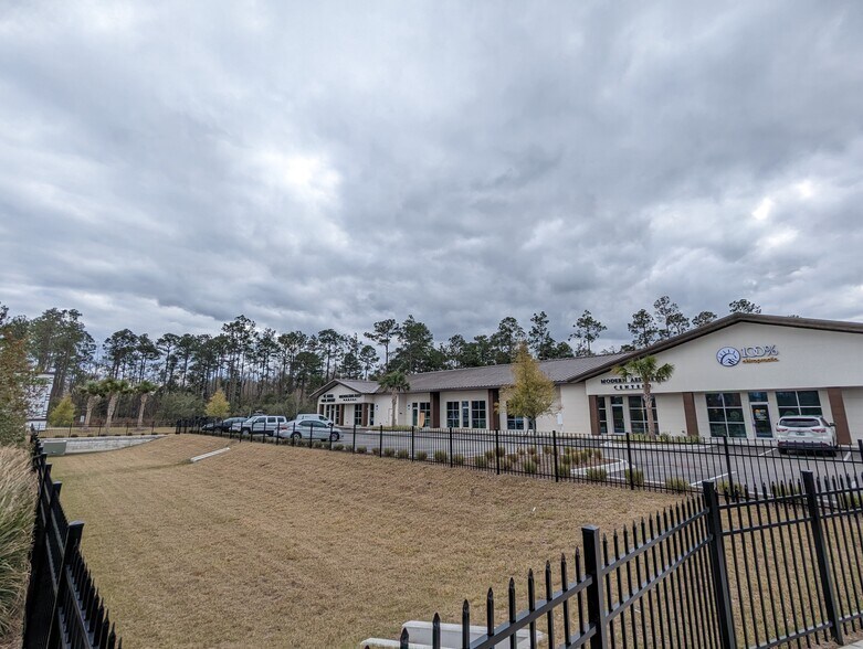 More Photos Of 2050 St Johns Pky, Saint Johns Medical For Lease