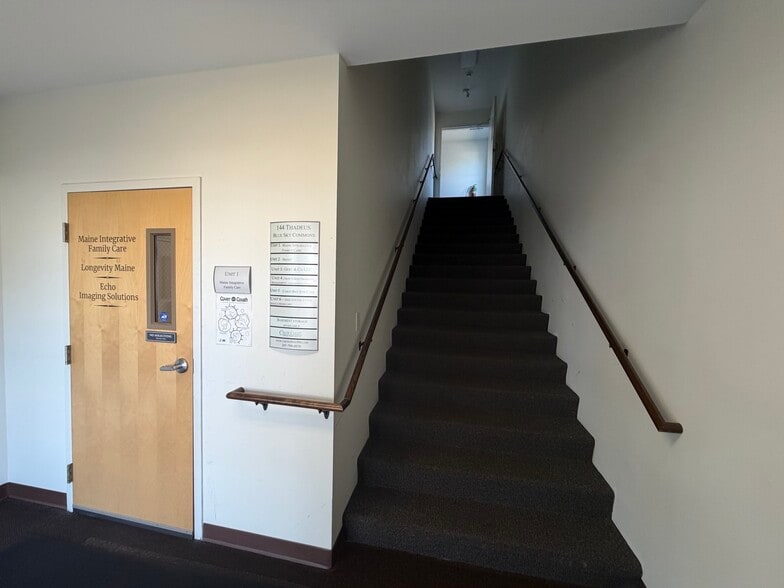 More Photos Of 144 Thadeus St, South Portland Office Residential For Lease
