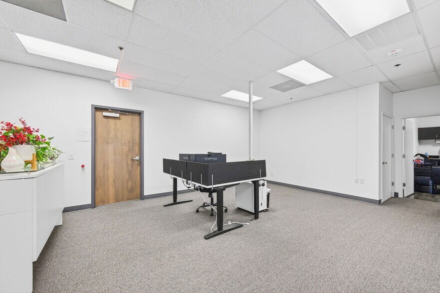 More Photos Of 930 S Harbor City Blvd SW, Melbourne Office For Sale