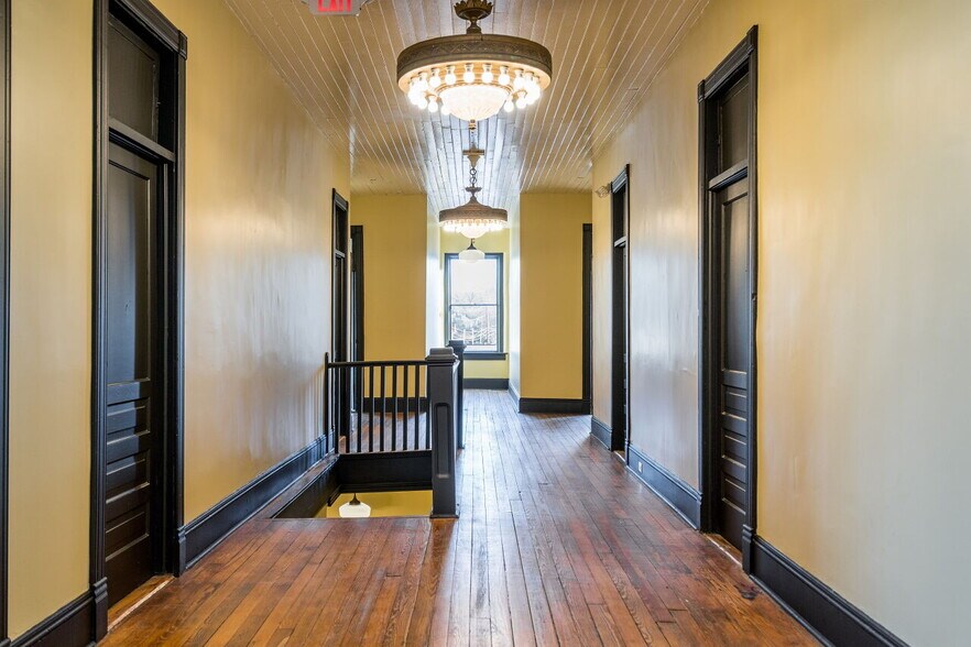 More Photos Of 201 Chatham St, Sanford Office Residential For Sale