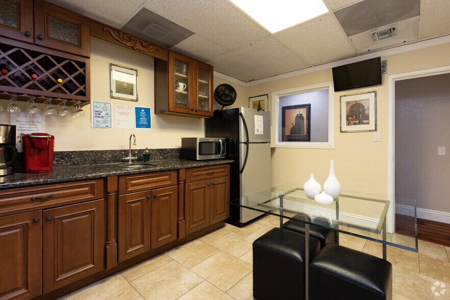 More Photos Of 6505 Rosemead Blvd, Pico Rivera Office For Lease