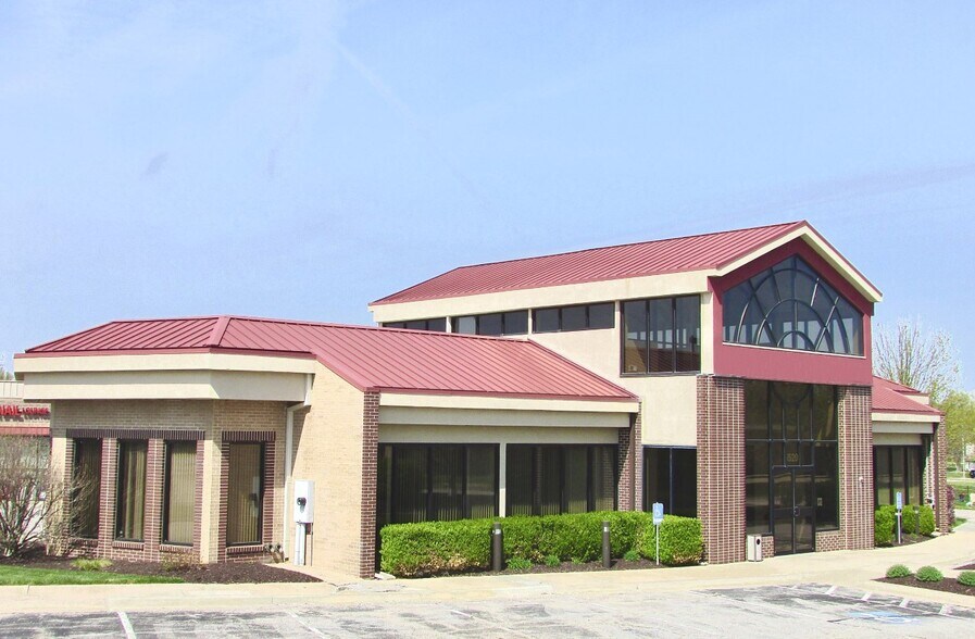 More Photos Of 5520 Hedge Lane Ter, Shawnee Bank For Sale