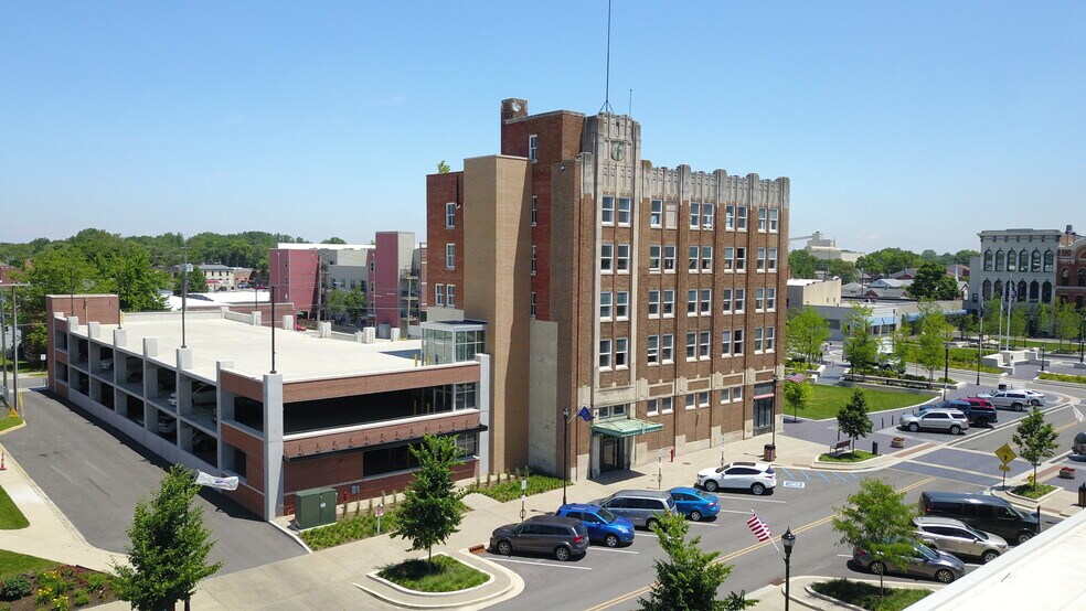 More Photos Of 23 Public Sq, Shelbyville Office For Sale