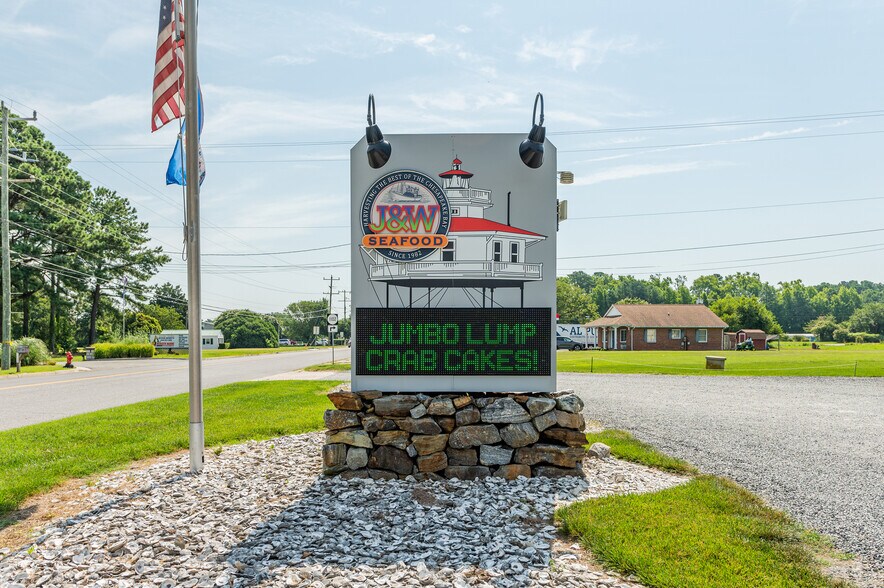 More Photos Of 16552 General Puller Hwy, Deltaville Specialty For Sale