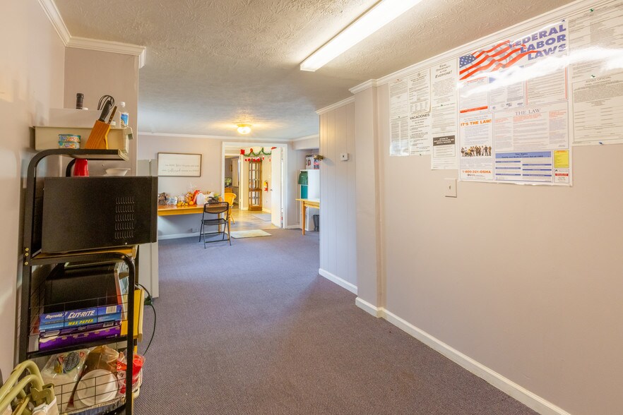 More Photos Of 417 Barton Dr, Forest Park Apartments For Sale