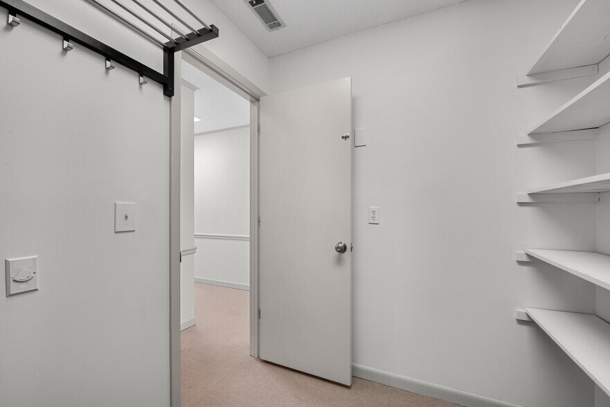 More Photos Of 11205 Alpharetta Hwy, Roswell Office Residential For Sale