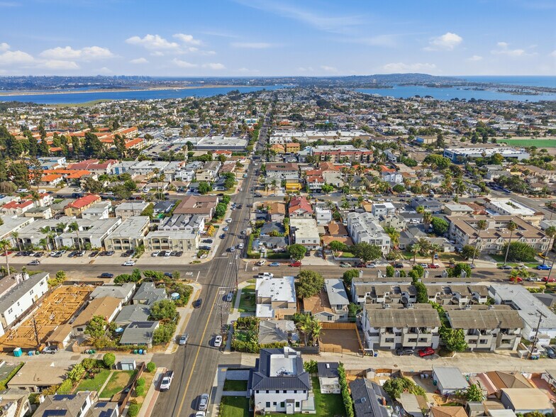More Photos Of 1676 Chalcedony St, San Diego Apartments For Sale